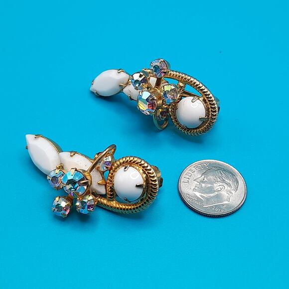 Vintage Milk Glass Ear Climber Clip Earrings, Gold Plated, 1960s, 1 1/2 In - Picture 9 of 10